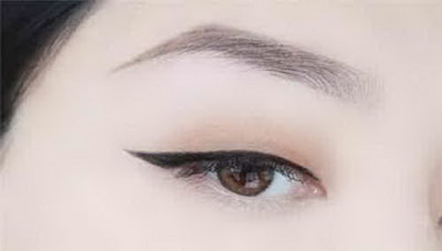 眉毛中间的竖纹怎么去掉(眉毛中间的竖纹怎么去除)