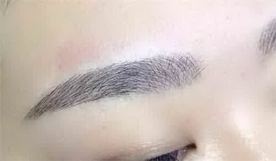 女人纹什么眉毛好看(女人的眉毛什么样最好看)