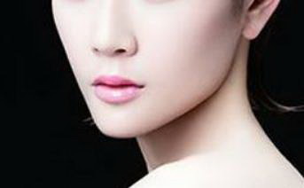 脸上有雀斑怎么处理【脸上有雀斑该怎么处理】