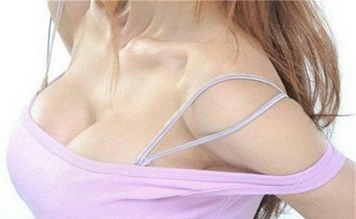 出现副乳的原因有哪些(眼袋出现的原因有哪些)