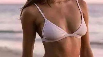 副乳切除手术后吃啥(做副乳切除手术后注意什么)