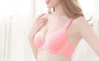 21岁的女生怎么才能丰胸(女生怎么样才能丰胸)