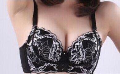 做了假体隆胸能喂母乳吗(做了假体隆胸能否喂母乳？)