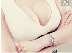 男性胸部不舒服是怎么回事(男性胸部按压刺痛怎么回事)