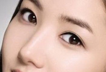 眼睛长得小怎样才能变大(眼睛怎样才能变大呢)